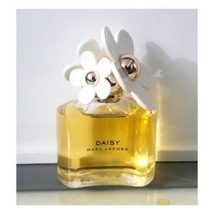 Marc Jacobs Daisy